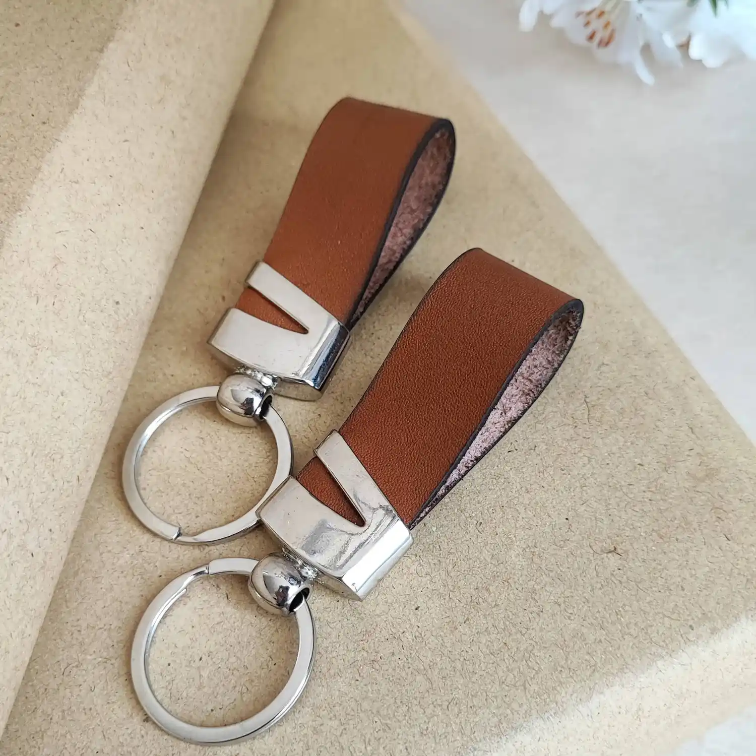 جاکلیدی چرم مدل لبخند